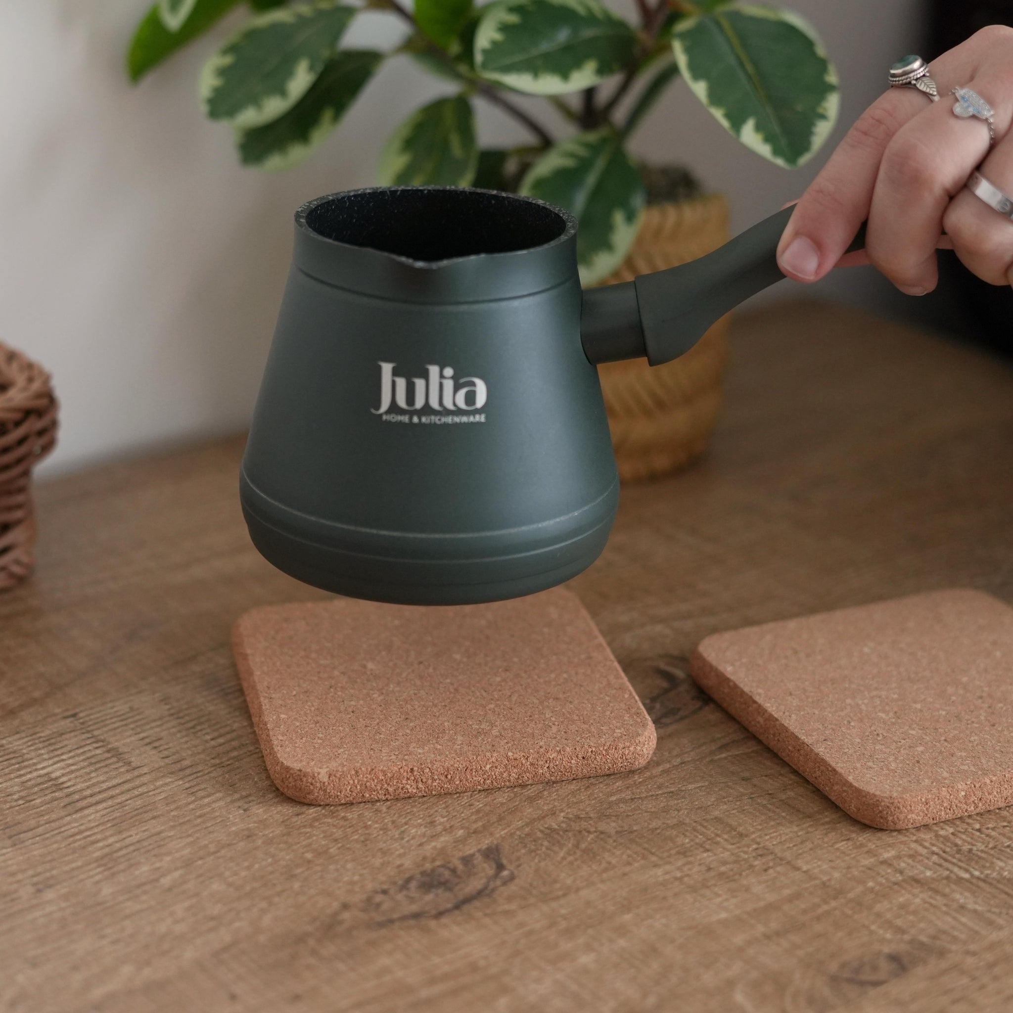 جوليا كوستر خشبي مربع طقم 3قطع 10*10سم